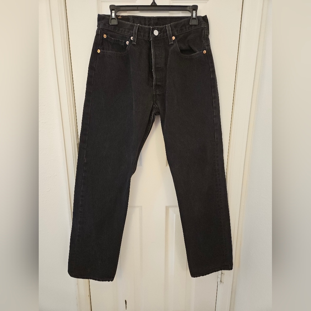Vintage Levi's 501 button fly men's or women's size 32x32